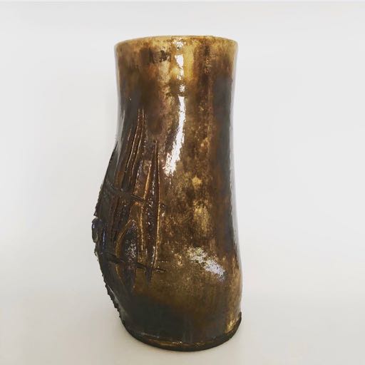 Collector and pottery enthusiast looking for Wayne Ngan's work. Please use the contact link or email me to discuss selling your Wayne Ngan raku vases and tea bowls