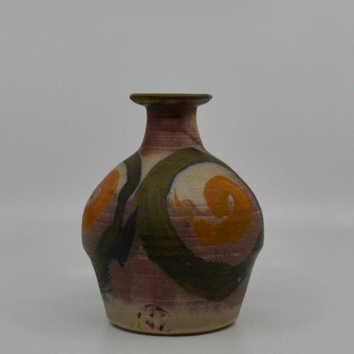 Please use the contact link or email me to discuss selling your Wayne Ngan pottery vases, teabowls, etc