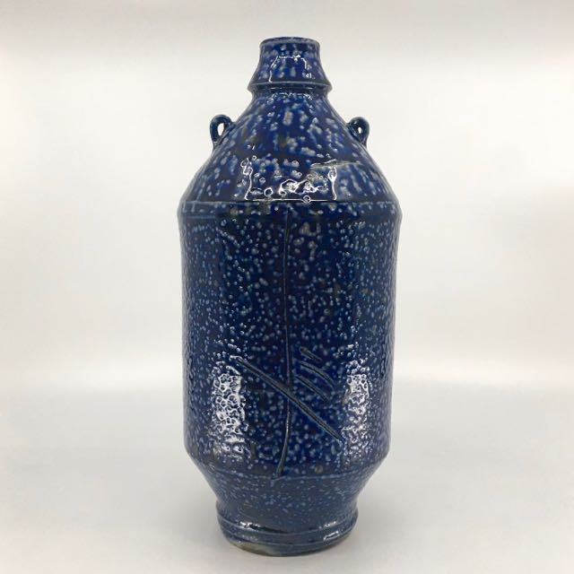 Collector and pottery enthusiast looking for Wayne Ngan's work. Please use the contact link or email me to discuss selling your Wayne Ngan saltglaze vases and teabowls