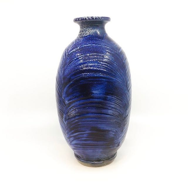 Collector and pottery enthusiast looking for Wayne Ngan's work. Please use the contact link or email me to discuss selling your Wayne Ngan saltglaze vases and tea bowls