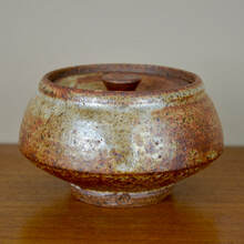 Lari Robson pottery wanted - please contact